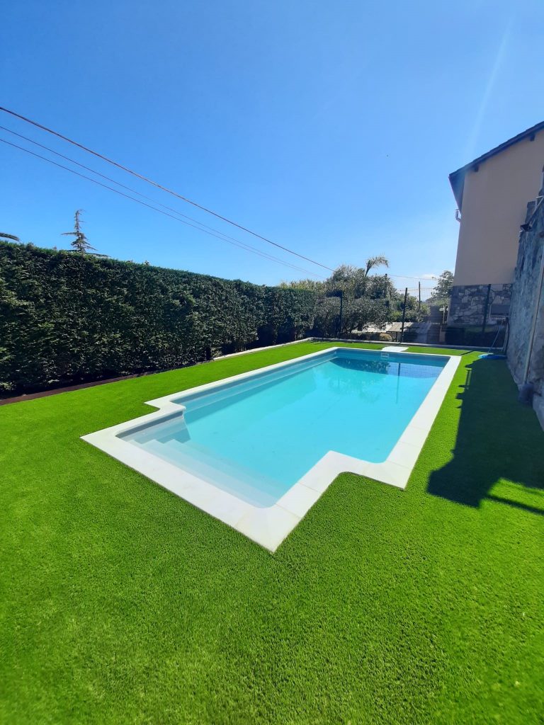 Construcción de piscina exterior de obra (blog)