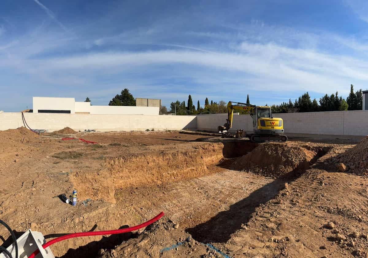 factores excavación de piscina de obra desjoyaux