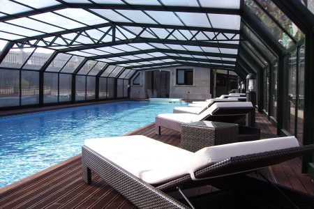 Piscinas con cubierta Desjoyaux